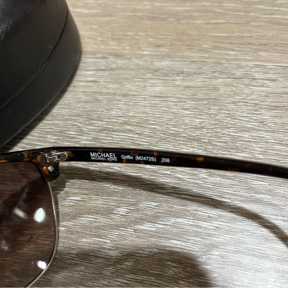 Michael Kors sunglasses Griffin with case - Picture 5 of 8